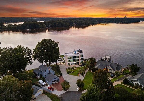 المنشأة من الخارج