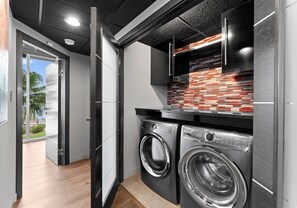 Hus, flere senger (The Glass Mansion w/Optional Boat Ren) | Innvendig