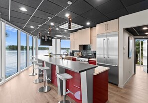 House, Multiple Beds (The Glass Mansion w/Optional Boat Ren) | Private kitchen - The Glass Mansion W/optional Boat Rental (Terrell)