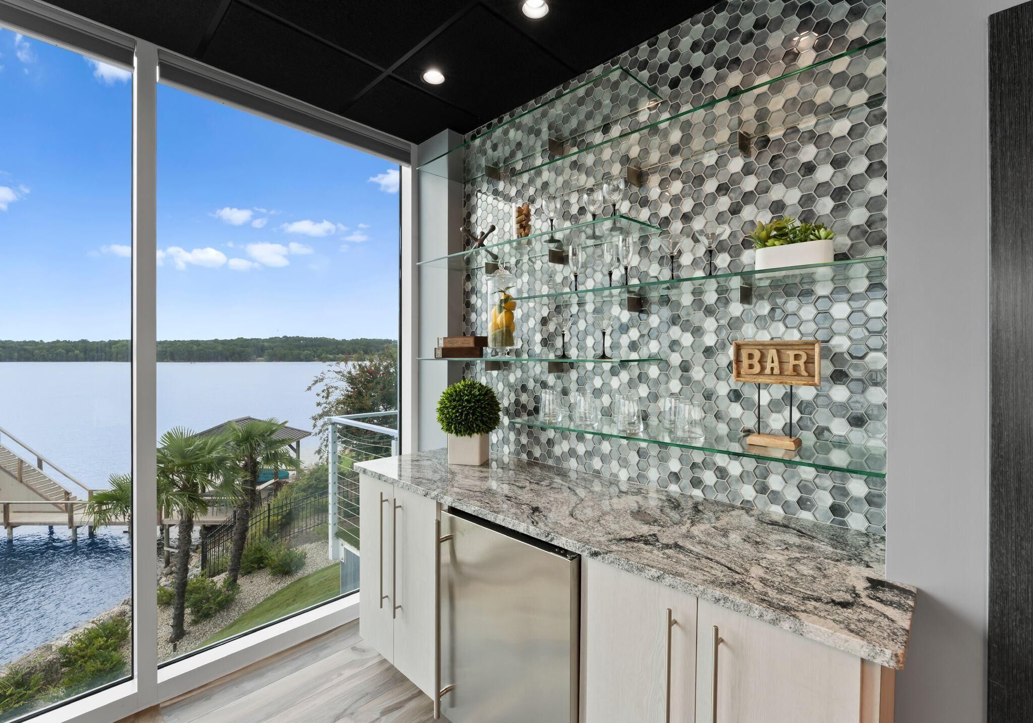House, Berbilang Katil (The Glass Mansion w/Optional Boat Ren) | Bahagian dalam