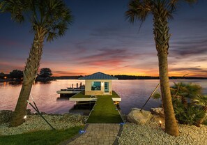Hus, flere senger (The Glass Mansion w/Optional Boat Ren) | Eksteriør