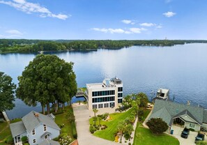 House, Multiple Beds (The Glass Mansion w/Optional Boat Ren) | Exterior - The Glass Mansion W/optional Boat Rental (Terrell)