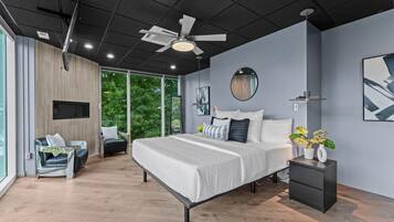 Rumah, Beberapa Tempat Tidur (The Glass Mansion w/Optional Boat Ren) | 5 kamar tidur dan didekorasi berbeda-beda