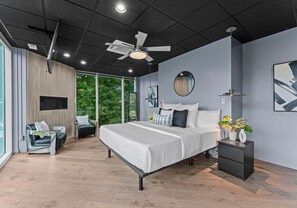 منزل - عدة أسرّة (The Glass Mansion w/Optional Boat Ren) | 5 عدّة غرف نوم وبديكورات فريدة لكل غرفة وطراز فريد لكل وحدة