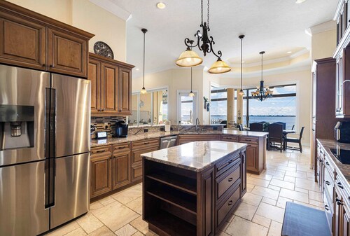 Peace River Waterfront Luxury Living - 5-BD w Pool