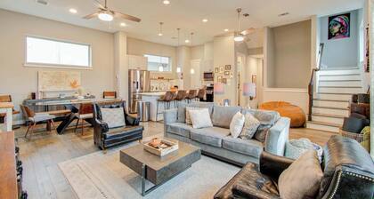 Modern Luxury 3-BD, Mins to DT w Rooftop