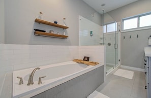 Shower, towels, shampoo