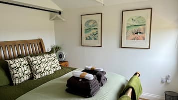 Cabin, 1 Bedroom | 1 bedroom, desk, soundproofing, bed sheets
