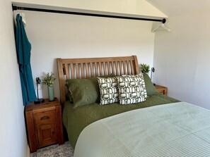 Cabane, 1 chambre | 1 chambre, bureau, chambres insonorisées, draps fournis