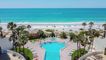 Lämmitetty uima-allas