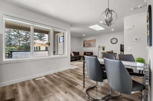 Winston Suite 2BR 1BA - Carriage Suite with Garage