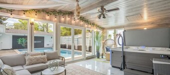 The Experience - Pool Hot Tub Theater Games Rm Pub