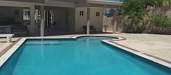 Charming 2-bedroom townhome with WiFi, AC in beautiful Ocho Rios