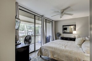 4 bedrooms, iron/ironing board, Internet, bed sheets