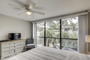 4 habitaciones, tabla de planchar con plancha, internet y ropa de cama