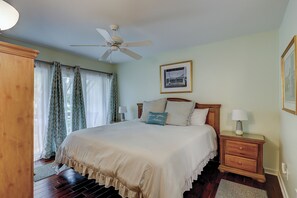 3 soverom, strykejern/-brett, internettilgang og sengetøy