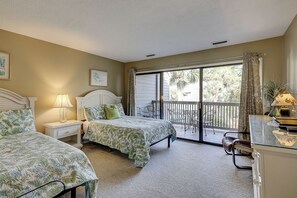 3 bedrooms, desk, iron/ironing board, Internet - Sunset Rentals | Ocean Cove 826 (Hilton Head Island)