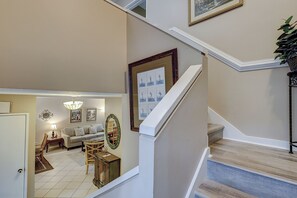 Interior - Sunset Rentals | Ocean Cove 826 (Hilton Head Island)