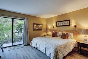 3 bedrooms, desk, iron/ironing board, internet