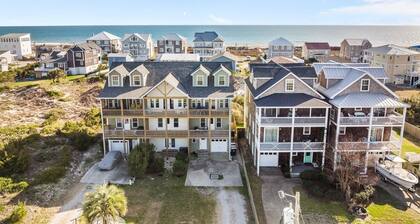 Atlantic Blue 4 Bedroom Townhouse by RedAwning