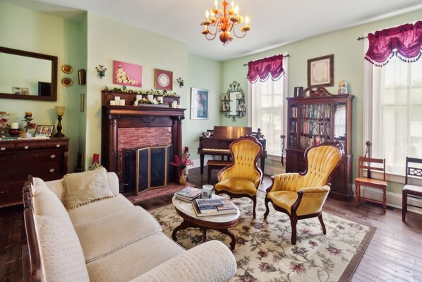 Cottage, 1 Bedroom | Interior - Carroll Cottage 1 Bedroom by Main Street Bed & Breakfast (Glasgow)