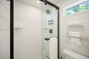 Hair dryer - Romantic Tiny Cabin | Rooftop Deck & Soaking Tub (Broken Bow)