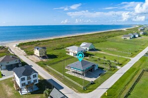 Exterior - Crystal Villa 3 Bedroom Home by RedAwning (Port Bolivar)