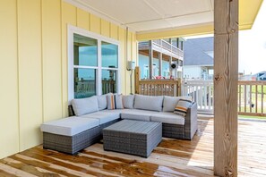 House, 4 Bedrooms | Terrace/patio