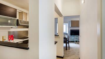 ์ํํธ | 2 ๊ฐ์ ์นจ์ค