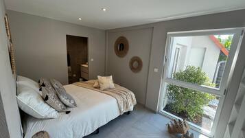 2 chambres, fer et planche Ă repasser, Wi-Fi, draps fournis