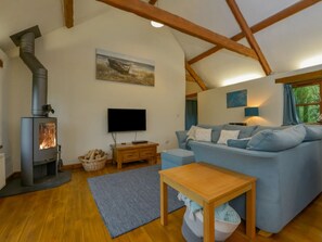 Smart TV, fireplace, books - Spacious cottage in quiet 2 acre gardens near coast & country Hook Cottage (Pelynt)