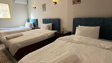 Tremannsrom – deluxe | Sengetøy av topp kvalitet og senger med Select Comfort-madrass