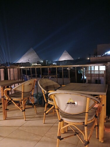 Pyramids way inn 