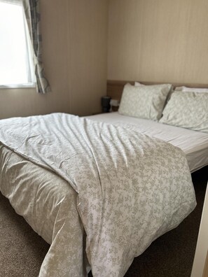 2 kamar tidur, Wi-Fi gratis, dan seprai linen