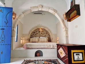 3 bedrooms, bed sheets