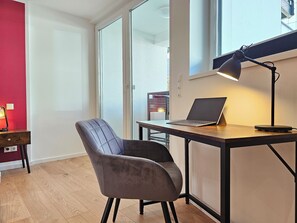 Interior - Ruby - Right next to the castle, balcony, PS4 & Stream (Montabaur)