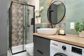 Bathroom - Studio in Poznań With Parking by Renters (Poznan)