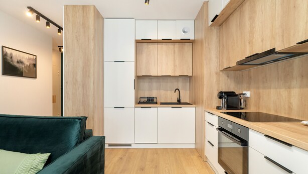 Estudio, balcón | Cocina privada | Máquina de café espresso, cafetera o tetera, frigorífico y horno