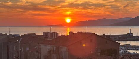 إطلالة على البحر/الشاطئ