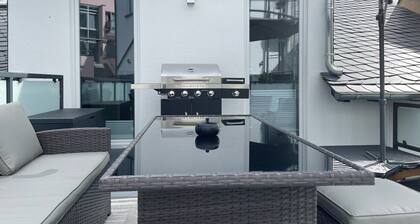 Amethyst - Right next to the castle, terrace, switch & stream