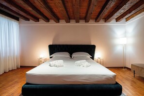 Condo, Garden View | 2 bedrooms, blackout curtains, iron/ironing board, free WiFi - San Beneto (Venice)