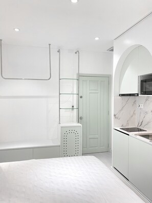 Room - District 3 - Min space, max living - In the center of Sai Gon -101 (Ho Chi Minh)