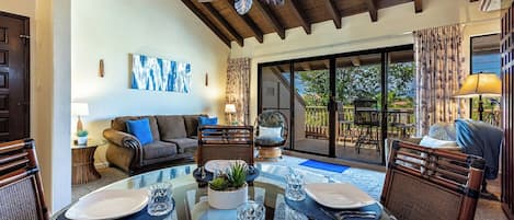 Smart TV, reproductor de DVD, libros y videoteca