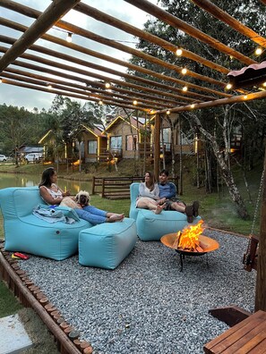 Flat-screen TV - Chalés Villa Caravaggio by Easy Hotéis (Santa Teresa)