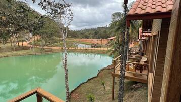 Chalé Lago | 1 Schlafzimmer, laptopgeeigneter Arbeitsplatz, VerdunkelungsvorhÀnge