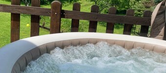 WILDERNEST  Plitvice holiday 150m/2 house  Garden&private forrest hot tube&sauna