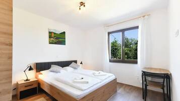 3 bedrooms, in-room safe, travel crib, free WiFi