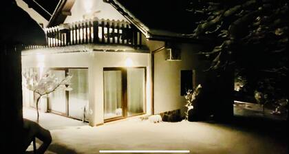 WILDERNEST Plitvice holiday 150m/2 house Garden&private forrest hot tube&sauna