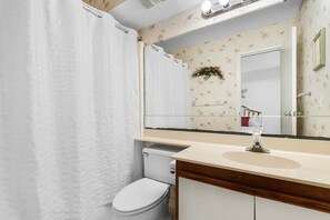 Hair dryer, towels - 4 Bds- Beachfront Balcony- Near Barefoot- Pool (North Myrtle Beach)