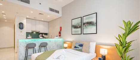 خزنة داخل الغرفة ومكواة/لوح كي وواي فاي مجانًا وملاءات أسرّة